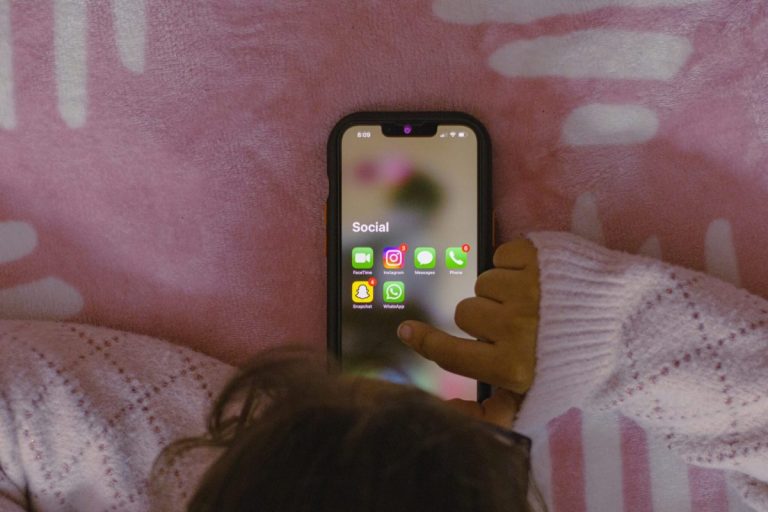 Digitale overprikkeling en HSP: wat als je overprikkeld raakt van je telefoon?