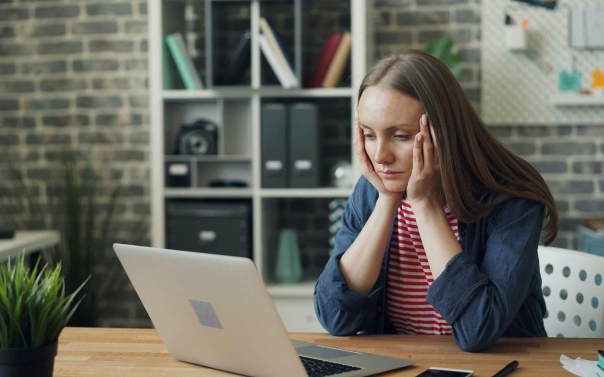 Onder druk werken: waarom is dit lastig voor hooggevoelige mensen?